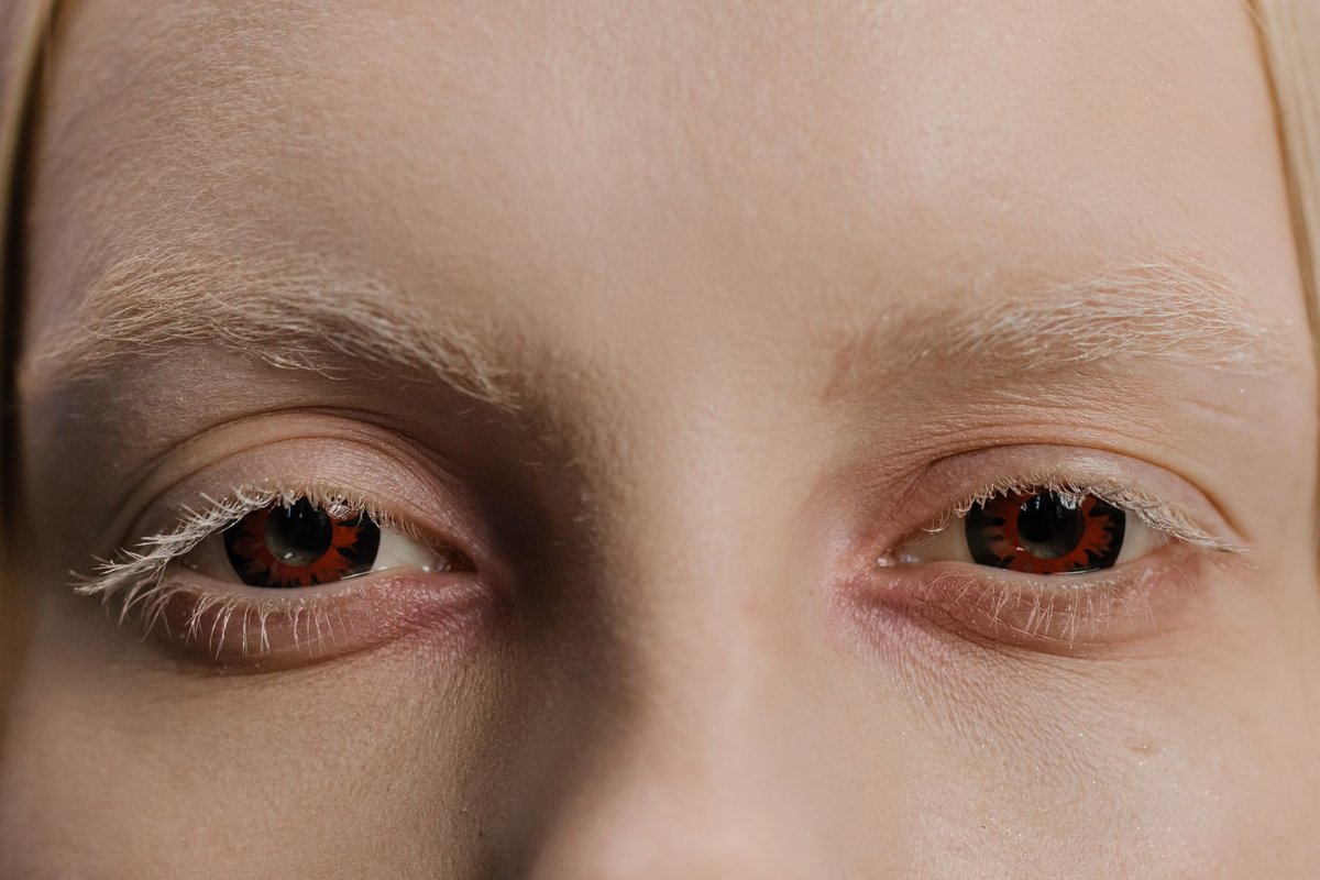 modification couleur des yeux passeport